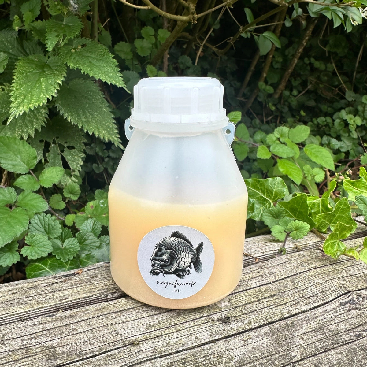 Bidon d'attractant liquide Nutz+ à la noix tigrée, amorce et appât pour carpe