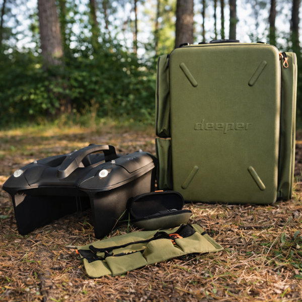 Contenu du pack Deeper Quest : bateau amorceur, sac de transport et accessoires