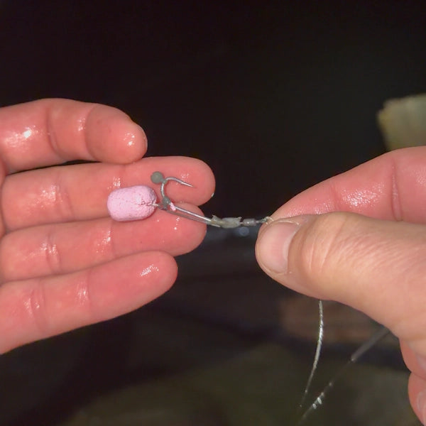 Bas de ligne carpe avec hameçon et bouillette pop-up rose