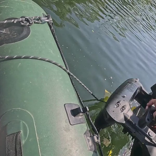 Réception du bateau Deeper Quest après la dépose d'une canne à pêche en pilotage automatique
